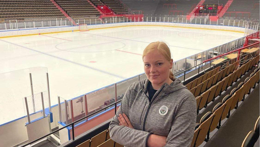 Professional Hockey Player on Glove Sweat, Hand Eczema, and Skin Irritation
